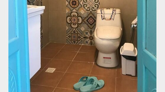 اتاق چهارنفره شاه نشین در اقامتگاه بومگردی اصفهان