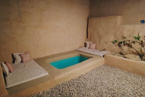 سوئیت سِمَر در اقامتگاه بومگردی بندر لافت