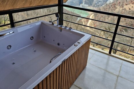 واحد دوخواب در طبقه اول ویلا جنگلی گیسوم در بهشهر