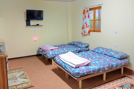 کلبه های فلت در اقامتگاه بومگردی در سوادکوه