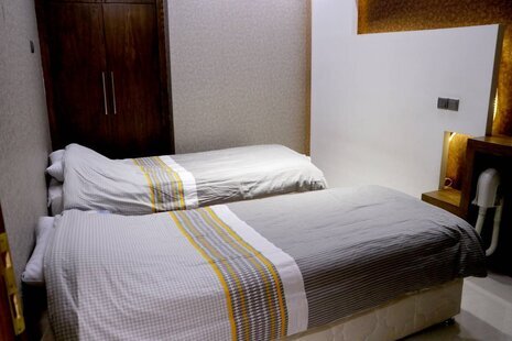 واحد 103 تکخواب لاولی روم (با صبحانه) در هتل آپارتمان اصفهان