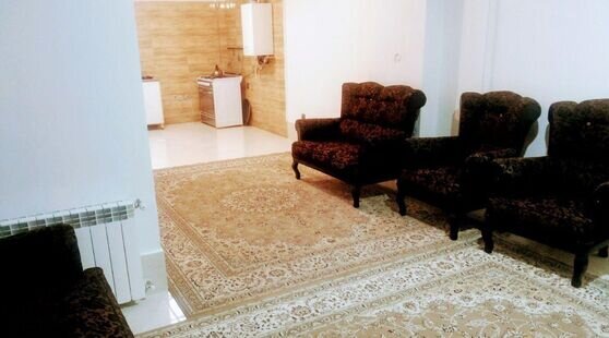 آپارتمان مبله تکخواب همکف در همدان