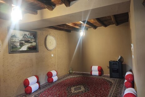 اتاق میچکا در اقامتگاه بومگردی محمودآباد