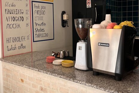 اتاق 8نفره خوابگاهی آقایان در هاستل اصفهان