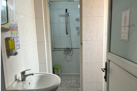 اتاق دو تخت در مهمانپذیر خیابان کارگر