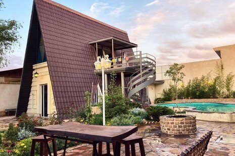 کلبه سوئیسی دوبلکس استخردار دوخواب در چهارباغ