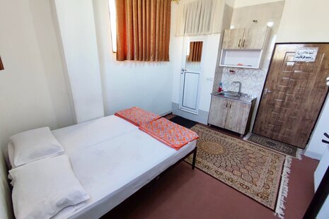 اتاق دونفره آنا درقم(202)