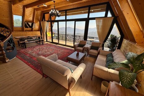 کلبه سوئیسی تریپلکس دوخواب استخردار جنگلی رزا در رامسر