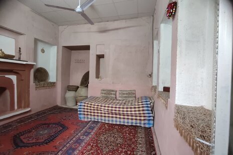 اتاق (4) در اقامتگاه بومگردی گلپایگان