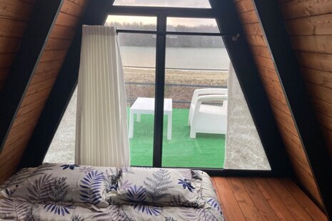 کلبه سوئیسی تکخواب میراث 1 در نور