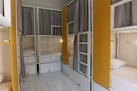 اتاق خوابگاهی 12 تخته بانوان در هاستل اصفهان