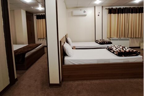 واحد تکخواب 4 نفره در هتل آپارتمان صومعه سرا