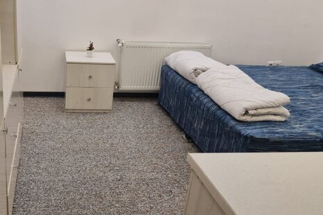 اتاق 28 متری در هتل آپارتمان 4 قم