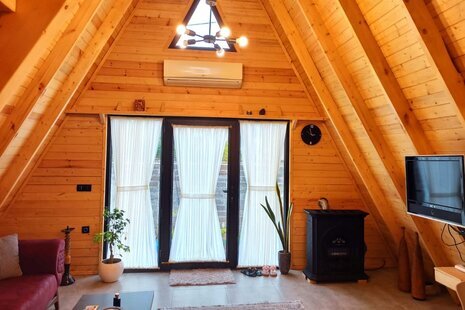 کلبه چوبی دوبلکس استخر آبگرم در لاهیجان