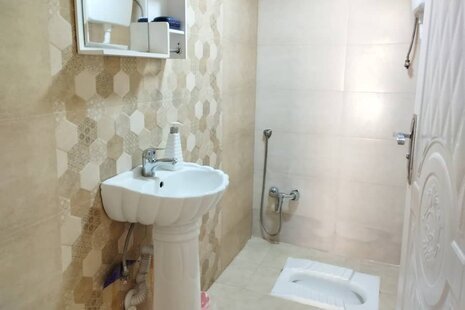 آپارتمان مبله تکخواب در طبقه همکف شهر صدرا