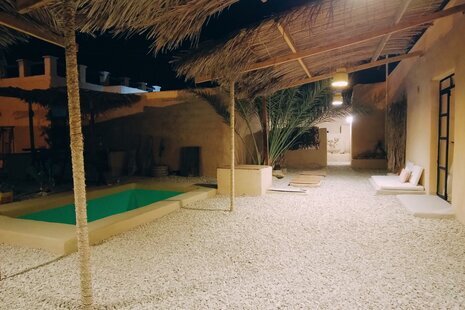 واحد تک خواب سارون در اقامتگاه بومگردی بندر لافت