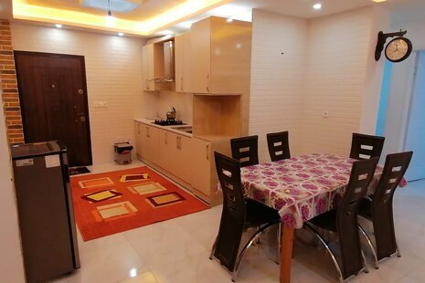 واحد مبله دوخواب عمارت روزبه طبقه همکف در کیاشهر