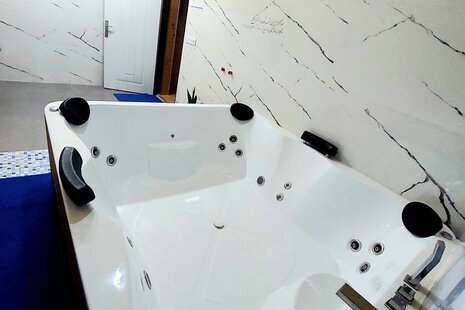 کلبه سوئیسی دوبلکس دو خواب با جکوزی در بندرانزلی