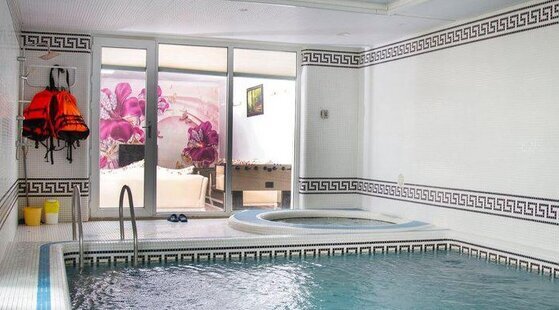 ویلای استخردار رز سه خواب در محمودآباد