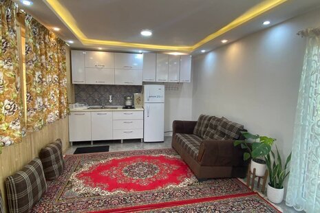 کلبه بهشت طلوع در روستا داخل پایین