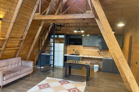 کلبه سوئیسی استخردار مبله دوخواب در چهارباغ