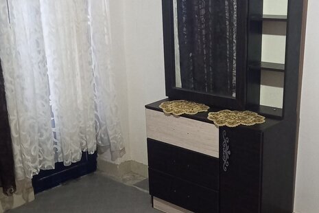 واحد دوخواب مادر در طبقه همکف ویلا در رشت