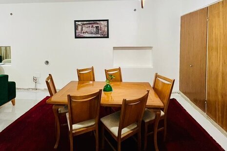 آپارتمان مبله دوخواب طبقه همکف در شیراز