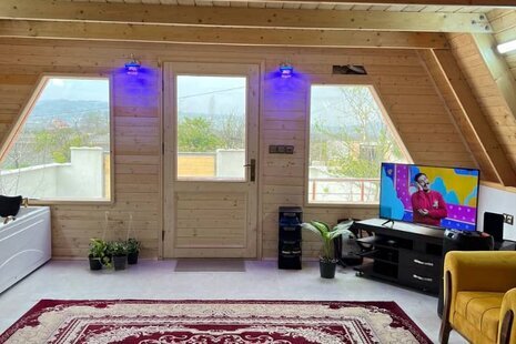 کلبه سوئیسی دوبلکس جکوزی دار در شیرگاه