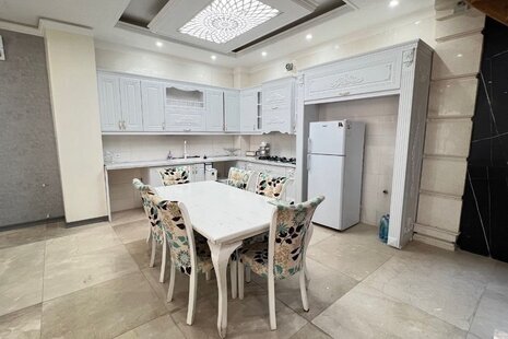 کاخ ویلا دوبلکس استخردار لوکس 4 خواب آبشار در چهارباغ