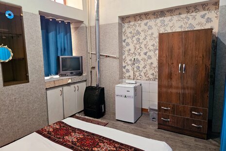 اتاق 12 متری گلبهار 8 دراقامتگاه بوم گردی اصفهان