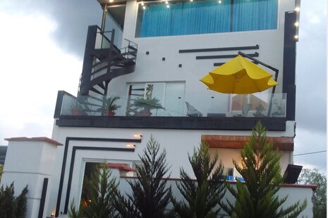 خانه ویلایی تریپلکس استخردار در ایزدشهر