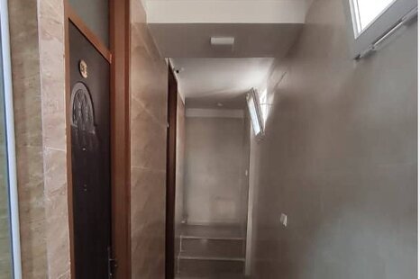 اتاق 203 دو تخت در مسافرخانه قم