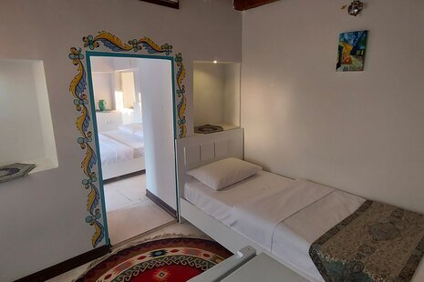 اتاق در اقامتگاه بومگردی در اصفهان