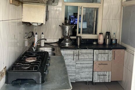 اتاق یک تخت در مهمانپذیر خیابان کارگر