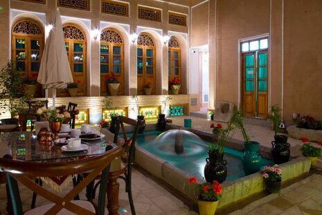 اتاق صمصام در اقامتگاه بومگردی اصفهان