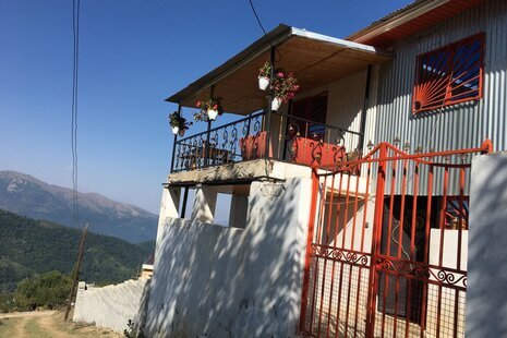 واحد تکخواب در طبقه اول ویلای بابل