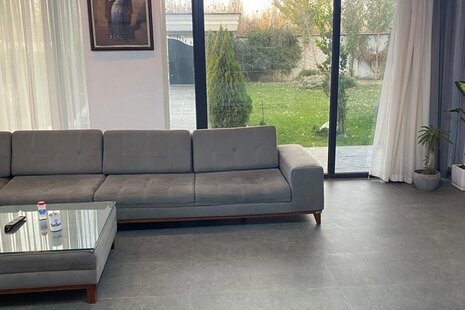 ویلا دوبلکس استخردار دوخواب مبله در چهارباغ