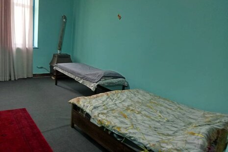 اتاق سه نفره در اقامتگاه بومگردی رشت