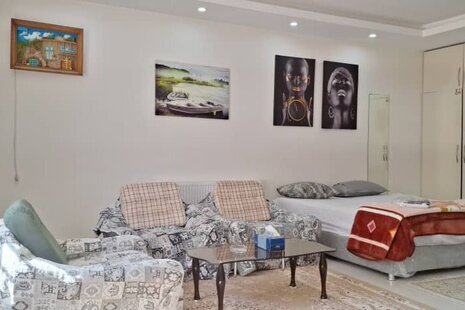 سوئیت گل زنبق 5 در گرمدره