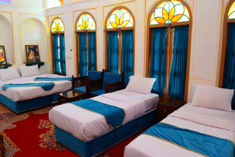 اتاق 4 نفره پنج دری در هتل اصفهان