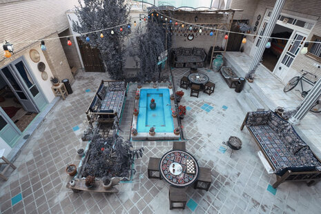 اتاق نارنج در اقامتگاه بومگردی در اصفهان