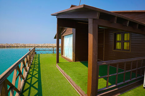 کلبه شناور در دهکده گردشگری عسلویه