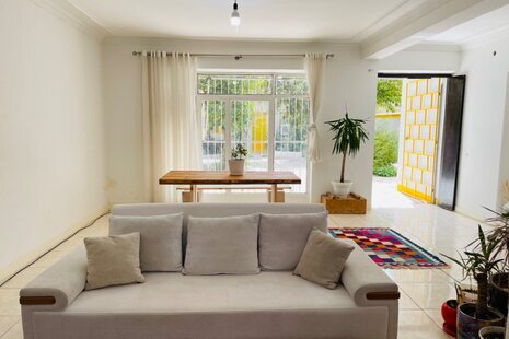 آپارتمان مبله چهار خواب در شیراز