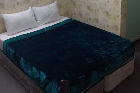 اتاق 203 در هتل آپارتمان شیراز