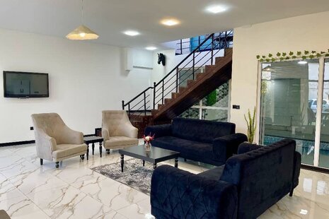 ویلا مبله دوبلکس سه خواب استخردار شاهان در چهارباغ