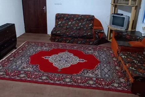 واحد تکخواب در طبقه ی دوم اقامتگاه بومگردی تنکابن