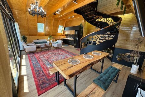 کلبه سوئیسی تریپلکس دوخواب استخردار جنگلی رزا در رامسر