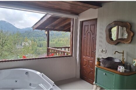 واحد صنوبر جکوزی دار در اقامتگاه بومگردی تنکابن