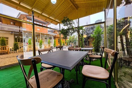 سوئیت چوبی آفتابگرادان در مجموعه اقامتی خمام