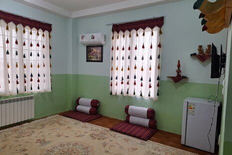 اتاق میجان در اقامتگاه بومگردی فومن